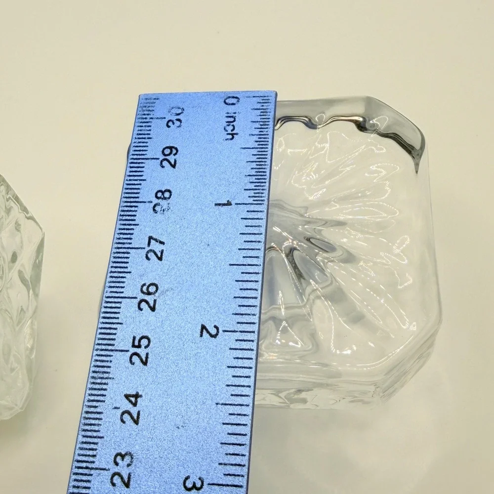 Unbranded VTG Decanter Stoppers Set 2 Clear Glass Quilted‎ Starburst Replacement